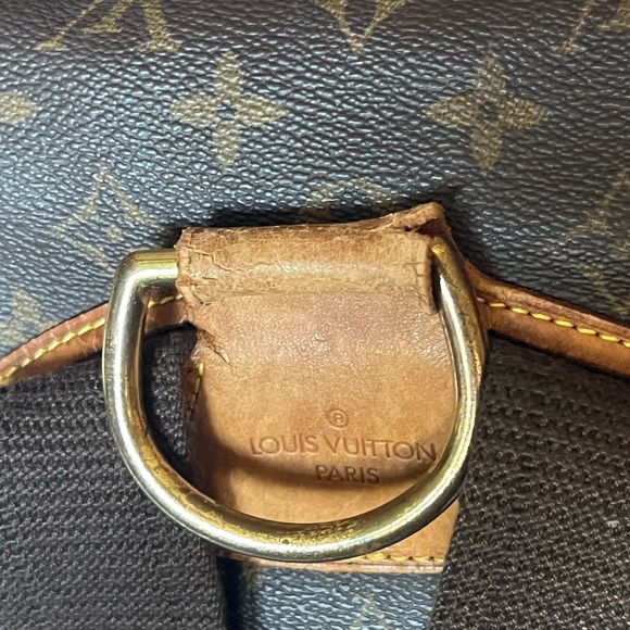 LOUIS VUITTON Monogram Montsouris GM Backpack - Picture 6 of 16